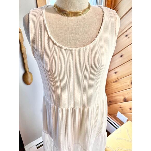 White Flowy Summer Peasant Dress - Picture 6 of 8